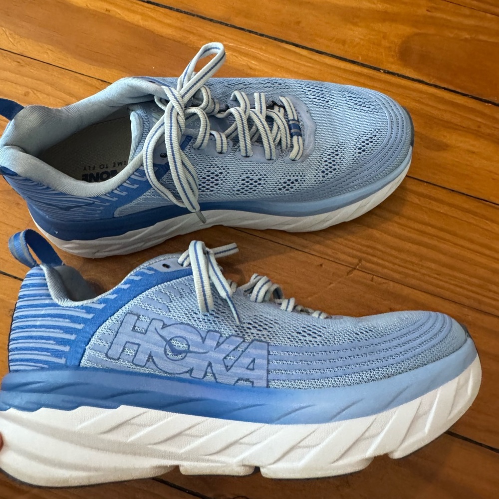 Women’s size 5.5 Hoka’s!!! Style bondi 6. In OK condition. Spots shown above
